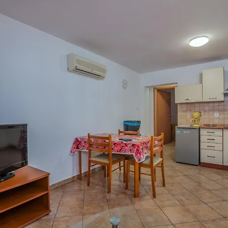 Apartment Katja Njivice