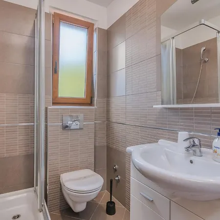Katja Apartman *