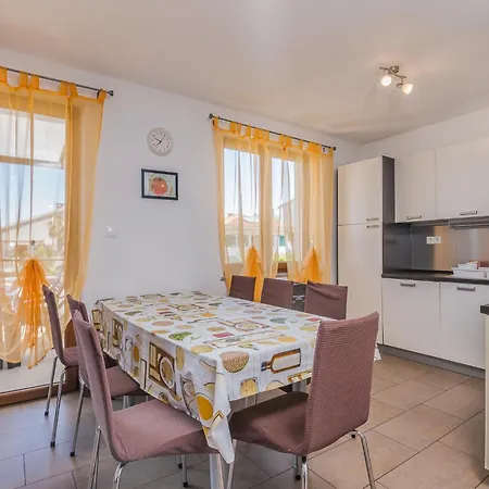 Katja Apartman *