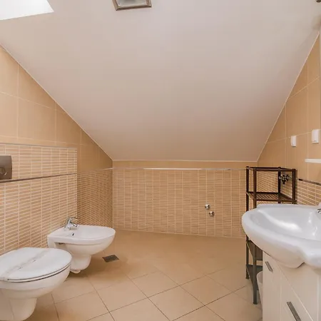 Katja Apartman *