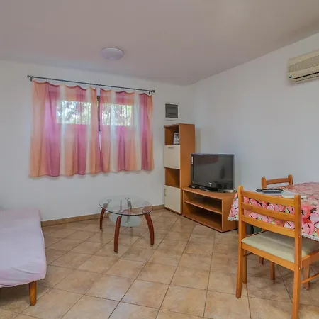 Katja Apartman *